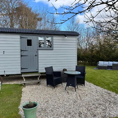 Greatwood Shepherds Hut Battle Exterior photo