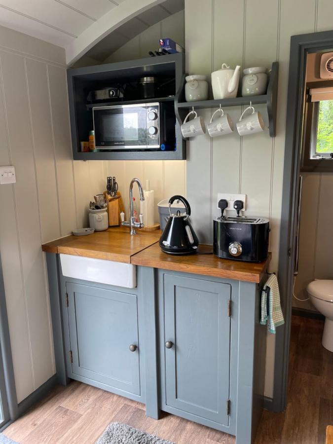 Greatwood Shepherds Hut Battle Exterior photo