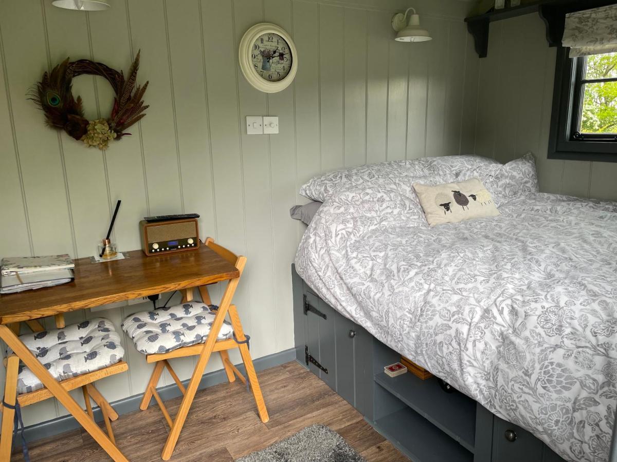 Greatwood Shepherds Hut Battle Exterior photo